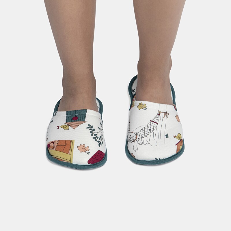 Pantufa Feminina Adulto Fechada Com Estampa Corrida 