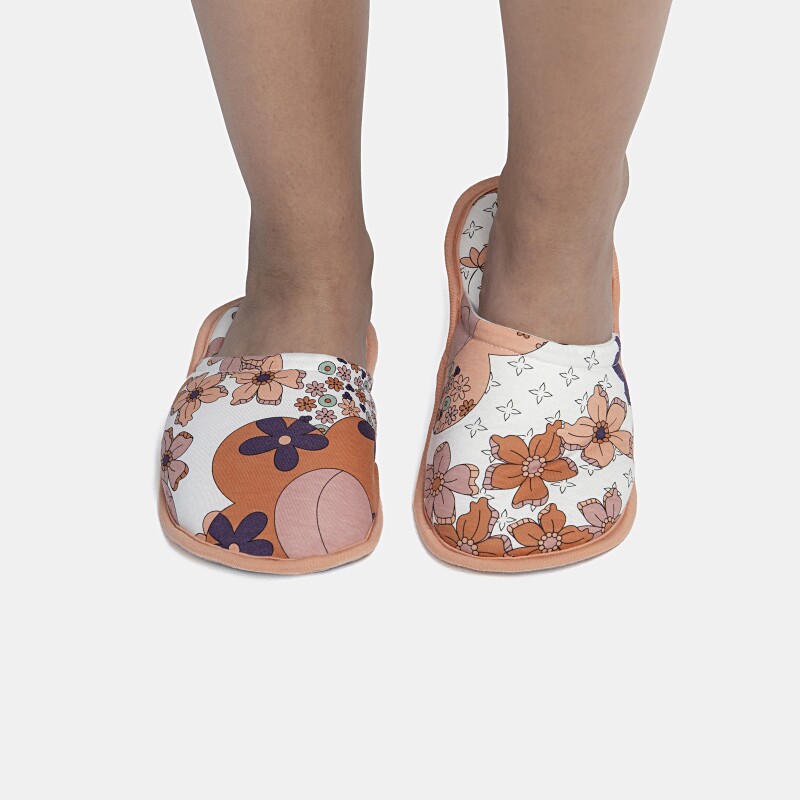 Pantufa Feminina Adulto Fechada Com Estampa Corrida 