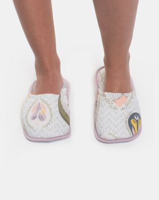 Pantufa Fechada Adulto