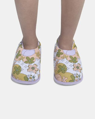 Pantufa Feminina Kids Fechada Com Elástico e Estampa Corrida 