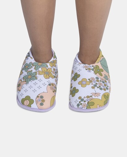 Pantufa Feminina Adulto Fechada Com Elástico e Estampa Corrida 