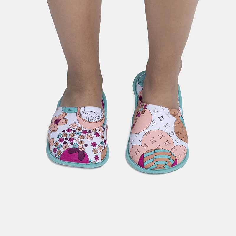 Pantufa Feminina Adulto Fechada Com Estampa Corrida 