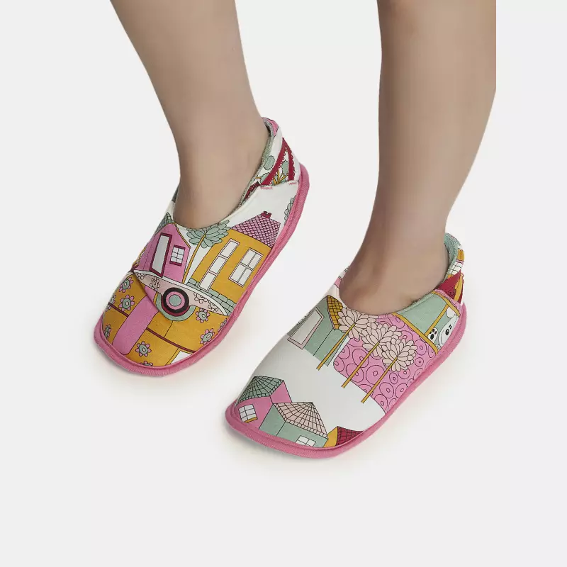 Pantufa Feminina Kids Fechada Com Elástico