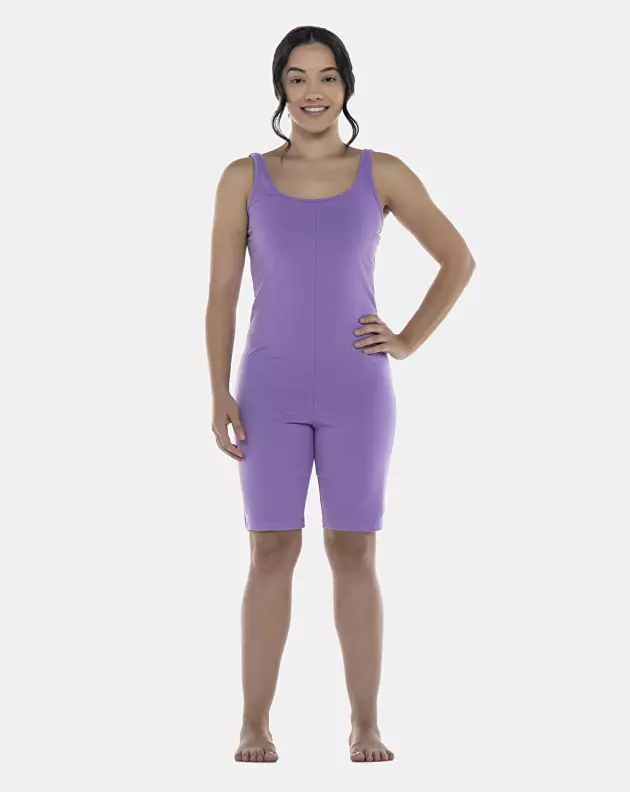 Pijama Feminino Adulto Macacão e Camisete