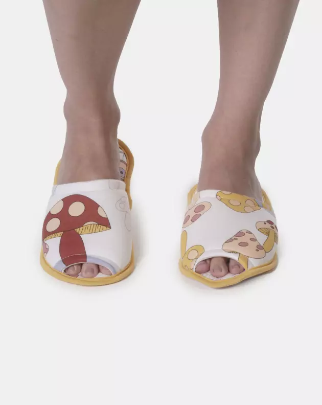 Pantufa com abertura adulto
