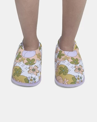 Pantufa Feminina Kids Fechada Com Elástico e Estampa Corrida 
