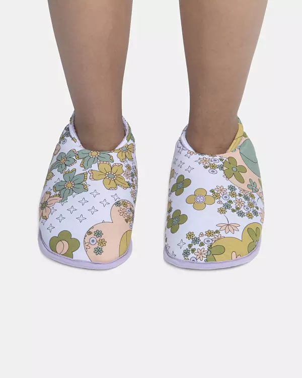Pantufa Feminina Adulto Fechada Com Elástico e Estampa Corrida 