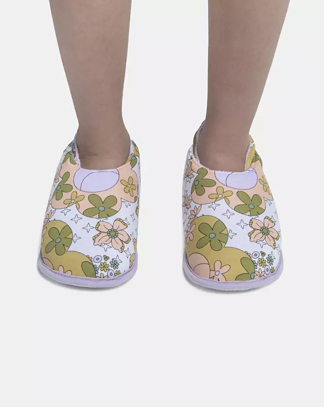 Pantufa Feminina Kids Fechada Com Elástico e Estampa Corrida 